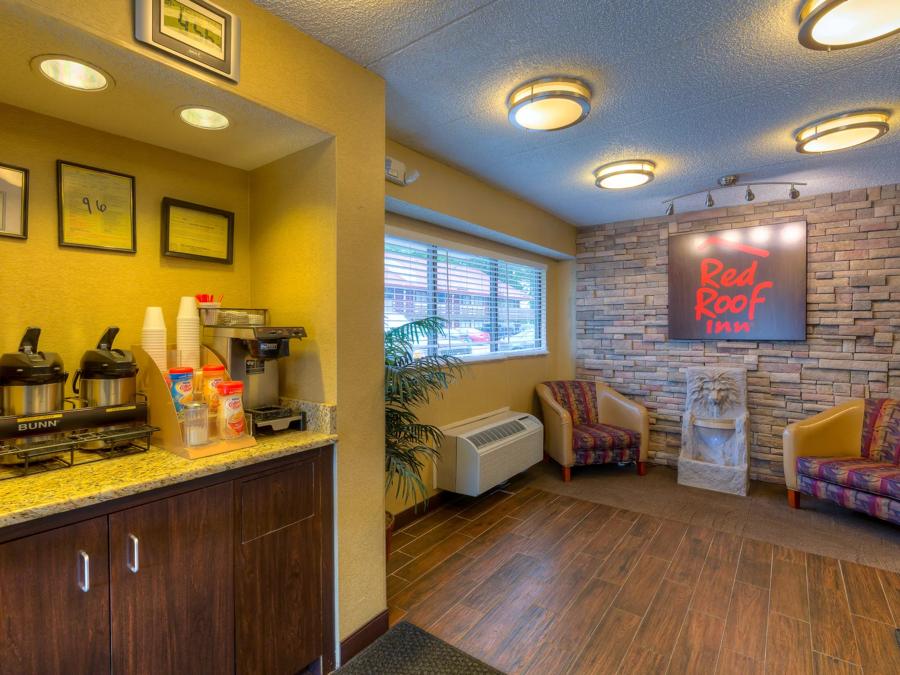 Red Roof Inn Memphis East Lobby Image 