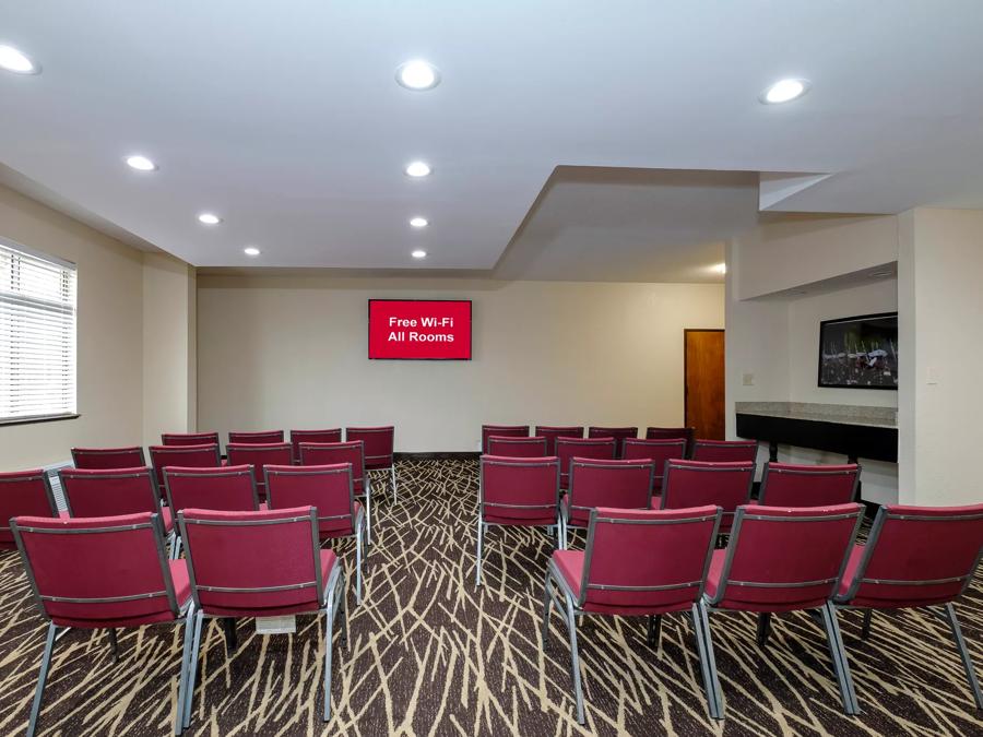 Red Roof Inn & Suites Jacksonville, NC Meeting Area Image