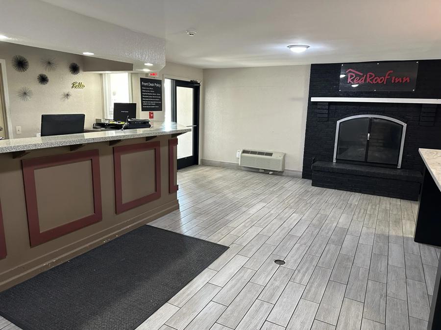 Our comfortable hotel lobby offers free WiFi and free coffee.