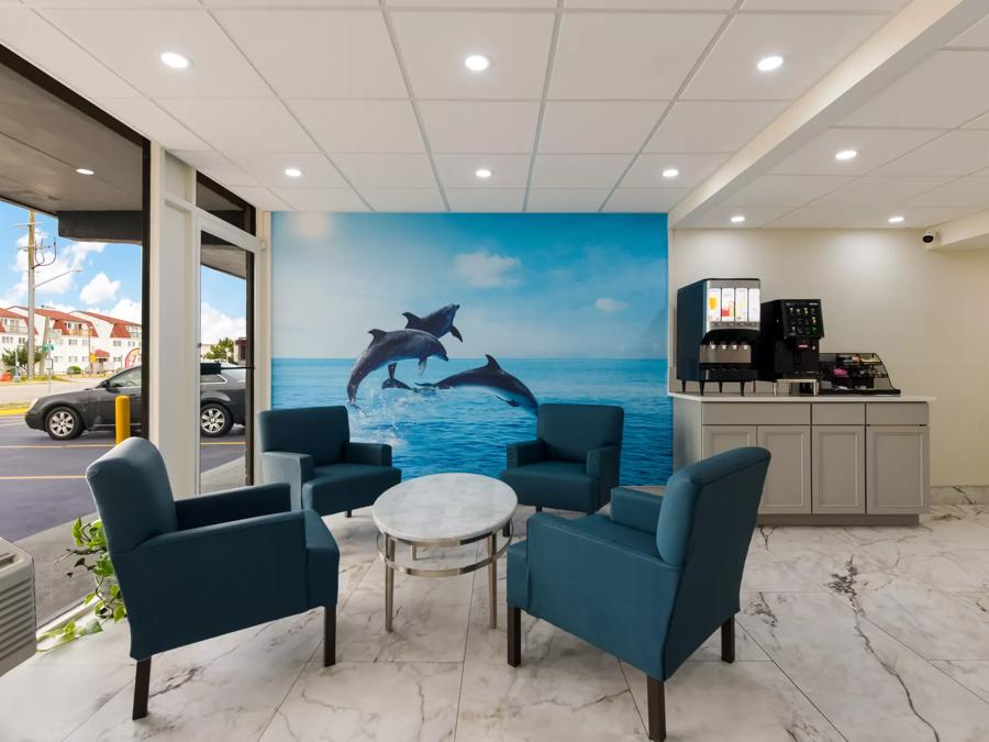 Red Roof PLUS+ & Suites Virginia Beach – Seaside Lobby Image