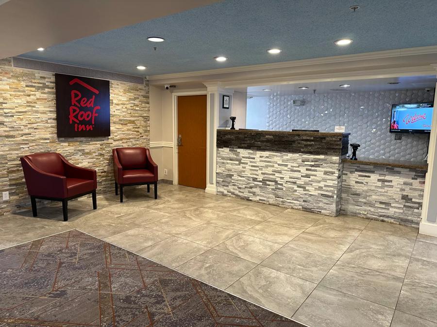 Red Roof Inn Auburn Hills Lobby Image