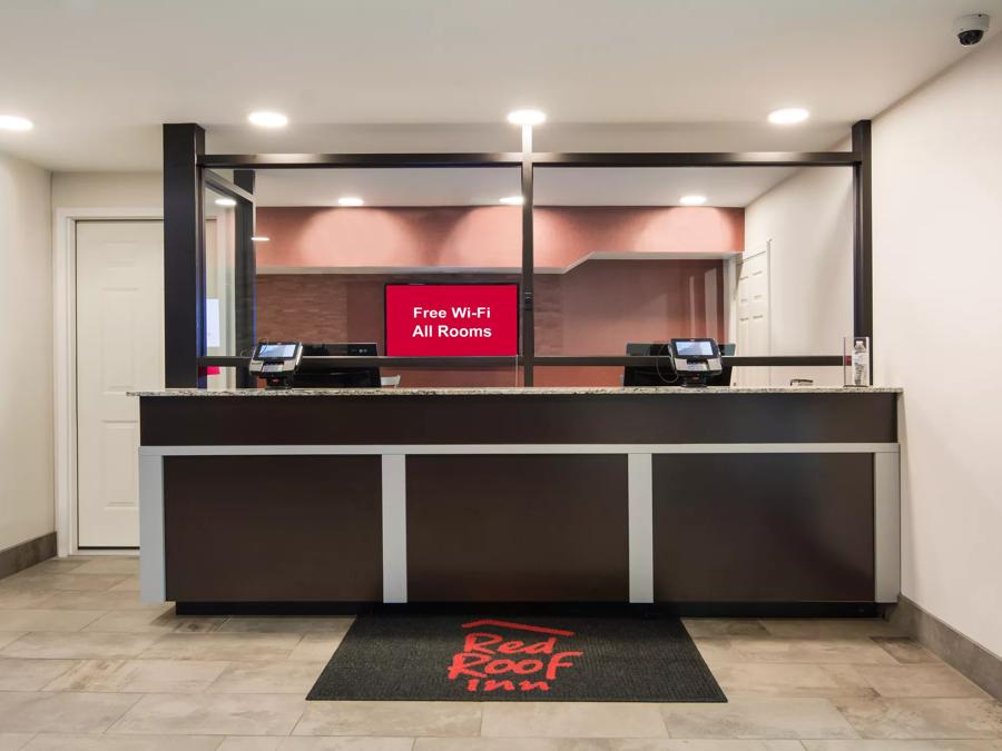 Red Roof Inn Chester Front Desk Image