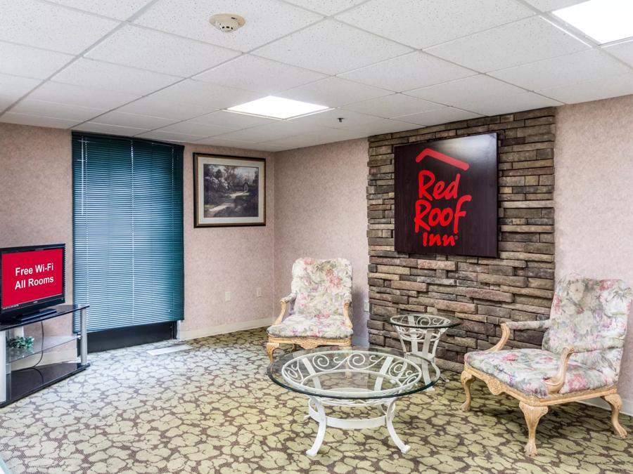 Red Roof Inn Morehead Lobby Sitting Area Image