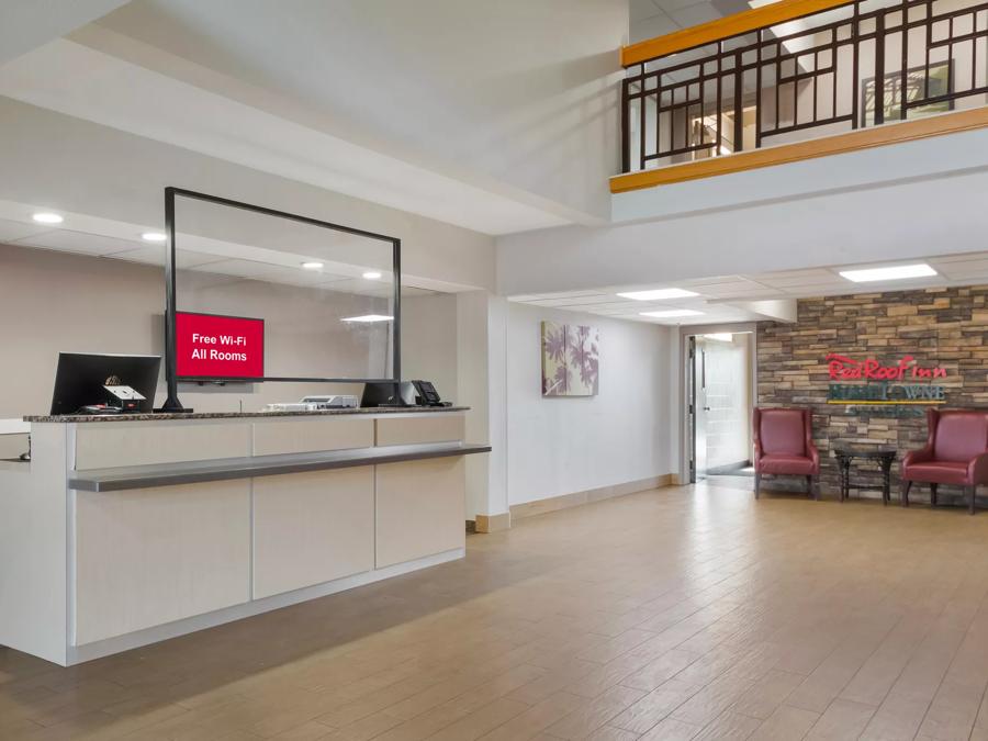 Red Roof Inn San Antonio - Seaworld/ Northwest Front Desk and Lobby