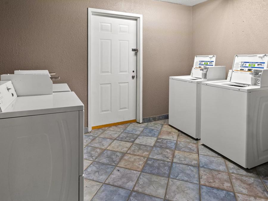 Red Roof Inn Spartanburg - I-85  Paid Laundry Image