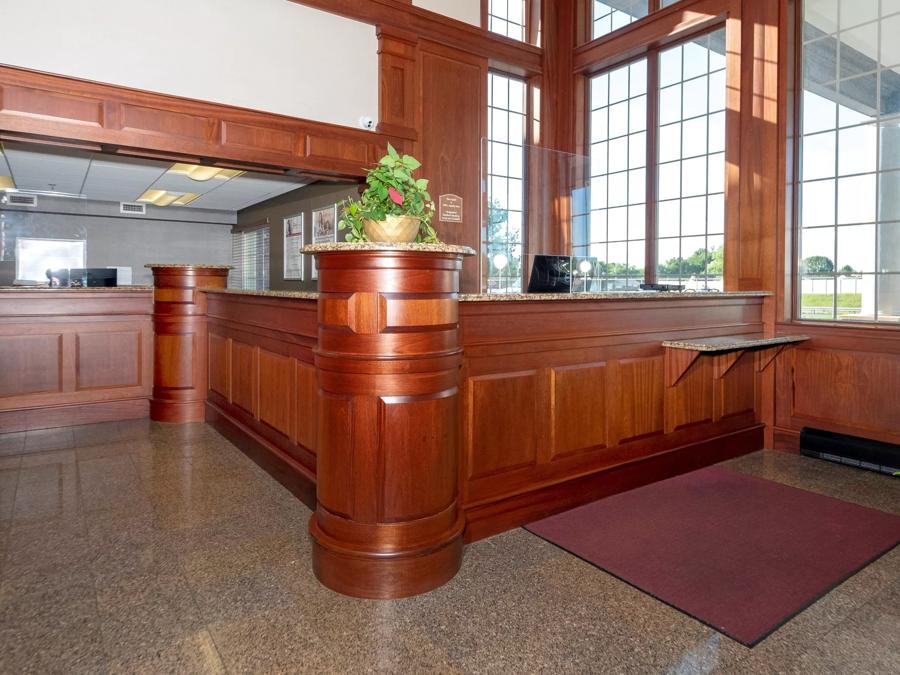 HomeTowne Studios Wilmington - New Castle Front Desk Image