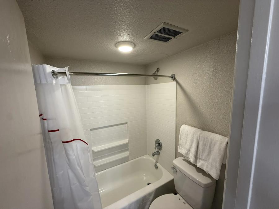 Superior King Non-Smoking Bathroom