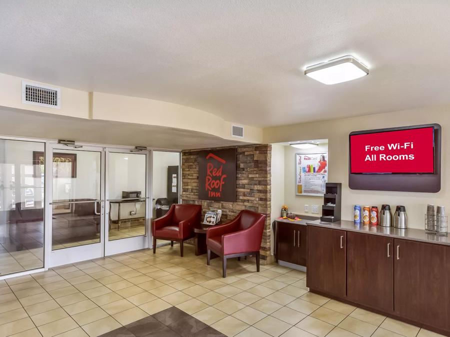 Red Roof Inn Plano Front Desk and Lobby Image