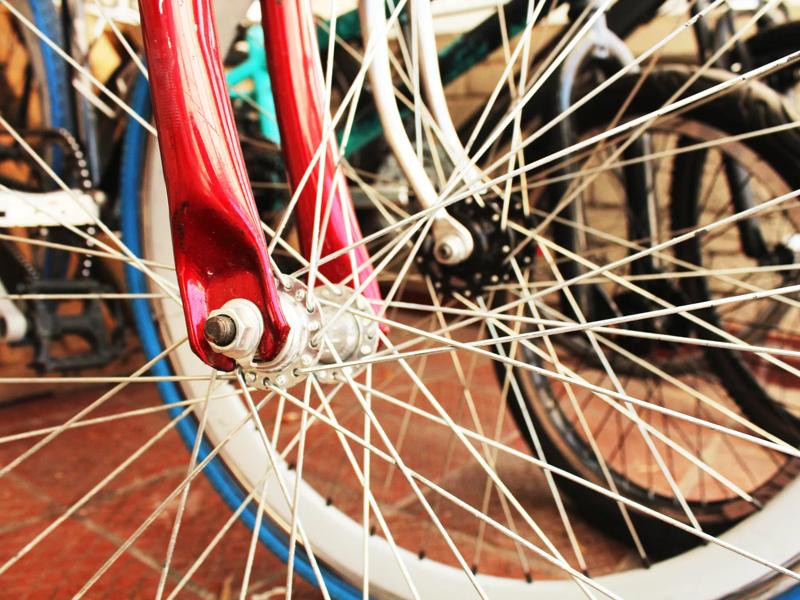 spokes on bicycle tires