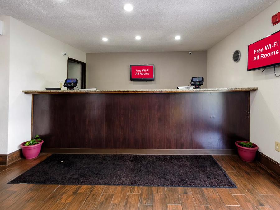 Red Roof Inn Culpeper Front Desk Image