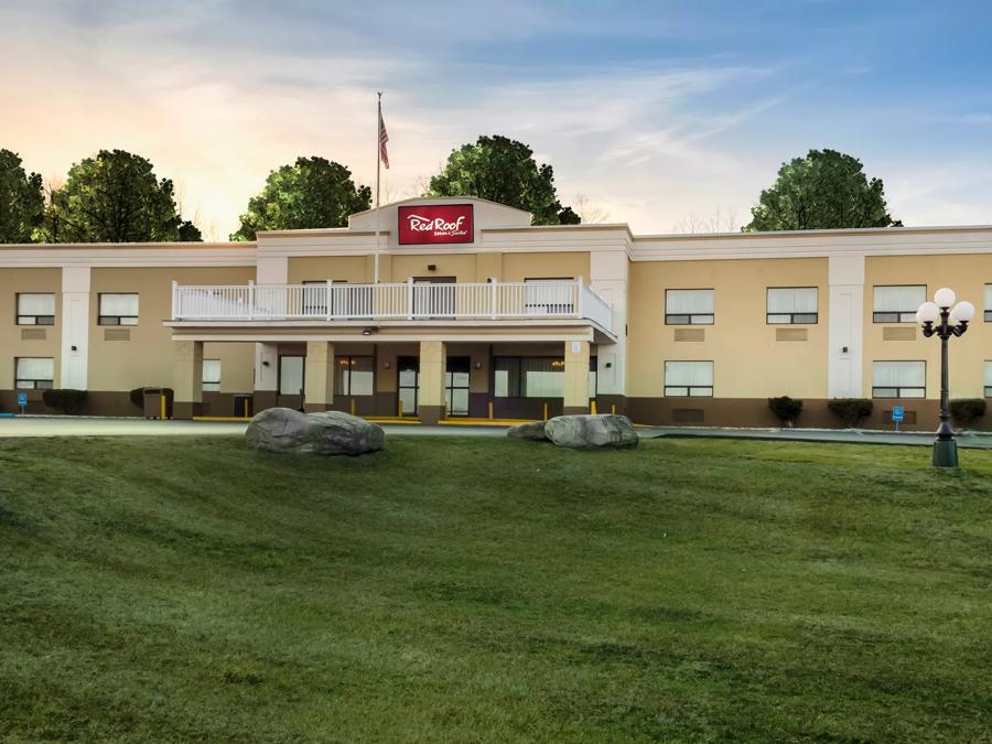 Red Roof Inn & Suites Newburgh – Stewart Airport/ West Point Exterior Image