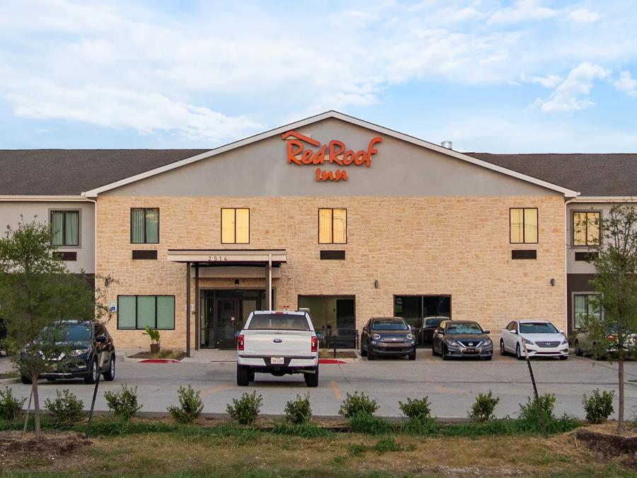 Red Roof Inn Lancaster, TX Property Exterior