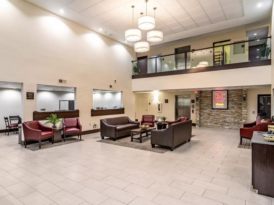 Red Roof PLUS+ & Suites Atlanta Airport South Lobby Image