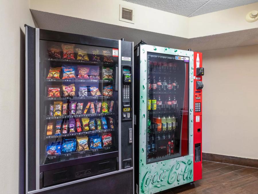 Red Roof Plus+ El Paso East Vending Image