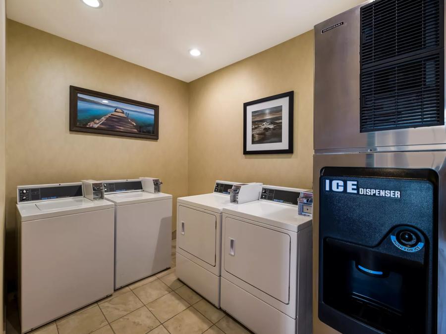 Red Roof Inn Pecos Laundry Image