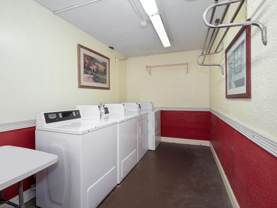 Red Roof Inn Murray Laundry Image