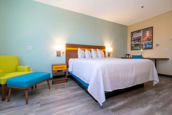ADA Business King Room