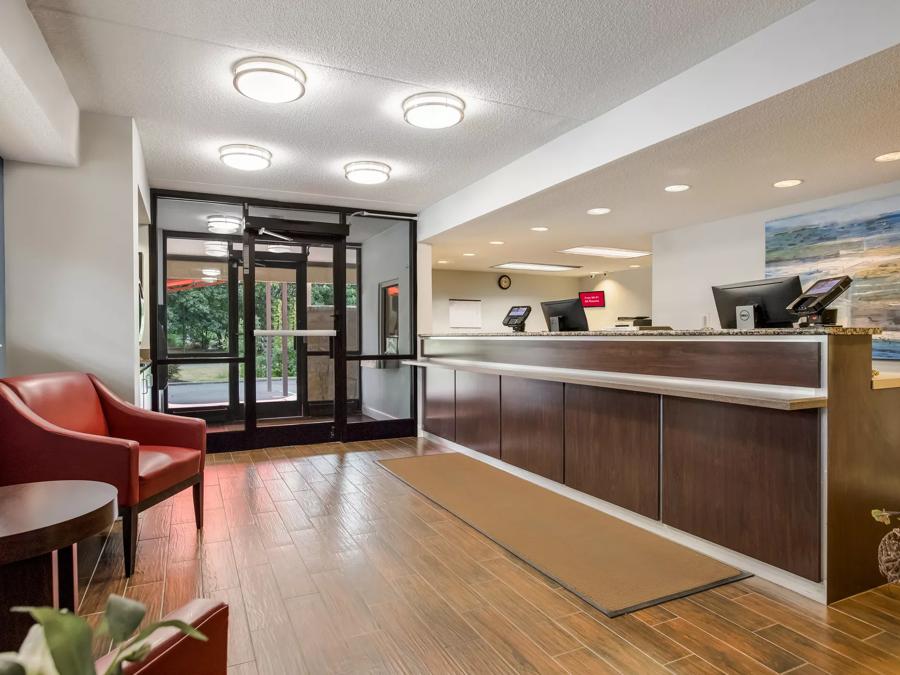 Red Roof Inn Princeton - Ewing Lobby Image