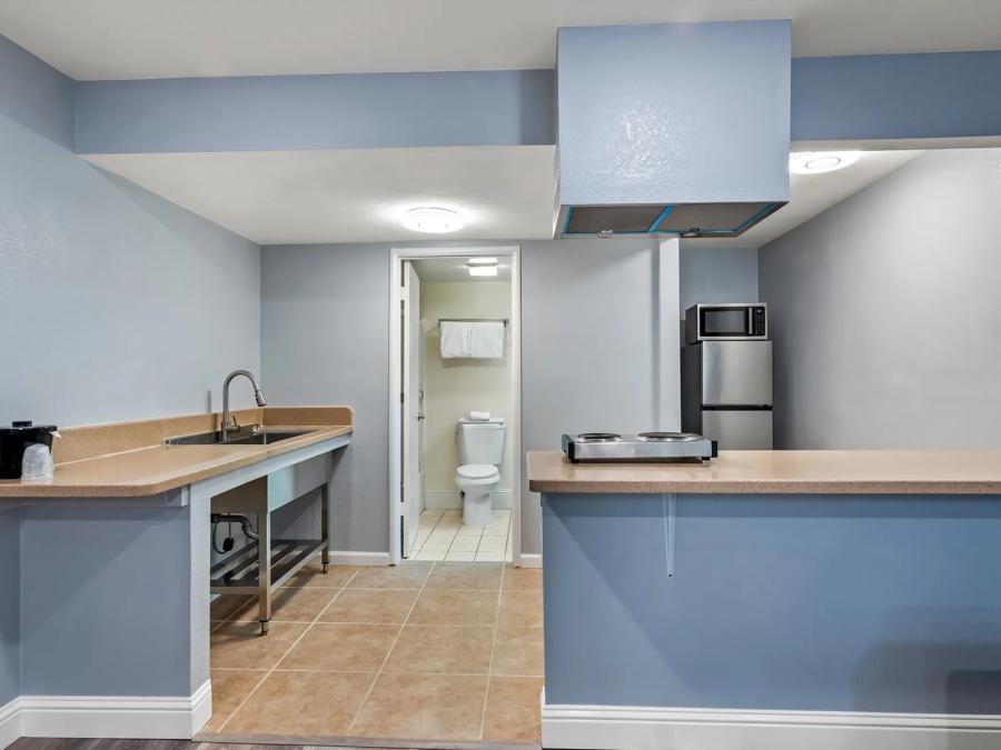 HTS1437_NS Studio Suite 1King 2 PRO Approved 7-15-25_NET1K_2 Image