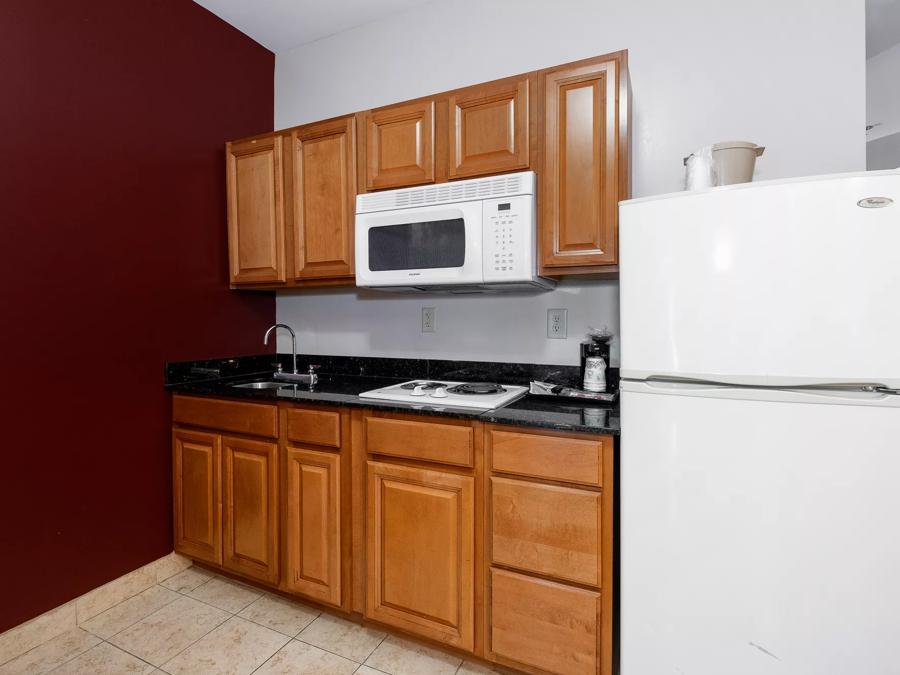 Red Roof Inn & Suites Wilson Suite King with Kitchenette Kitchen Non-Smoking Image
