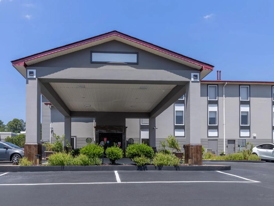 Red Roof Inn & Suites Clinton, MS Exterior Image