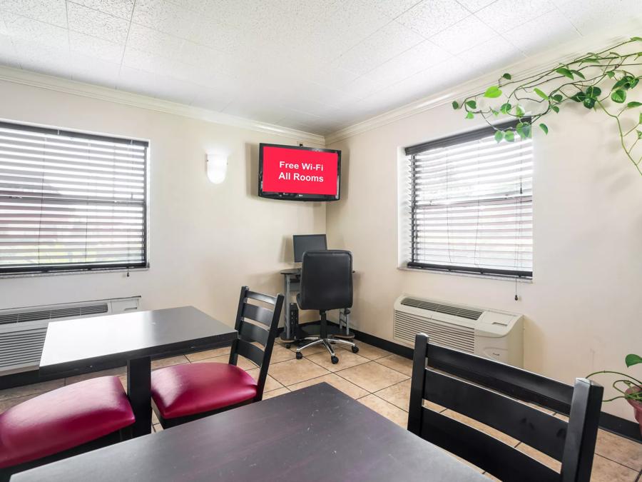 Red Roof Inn North Dallas - Park Central Business Center Image