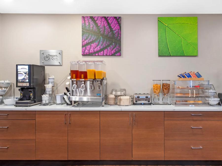 RRI1547_Breakfast Area 1 PRO Approved 7-10-25 Image