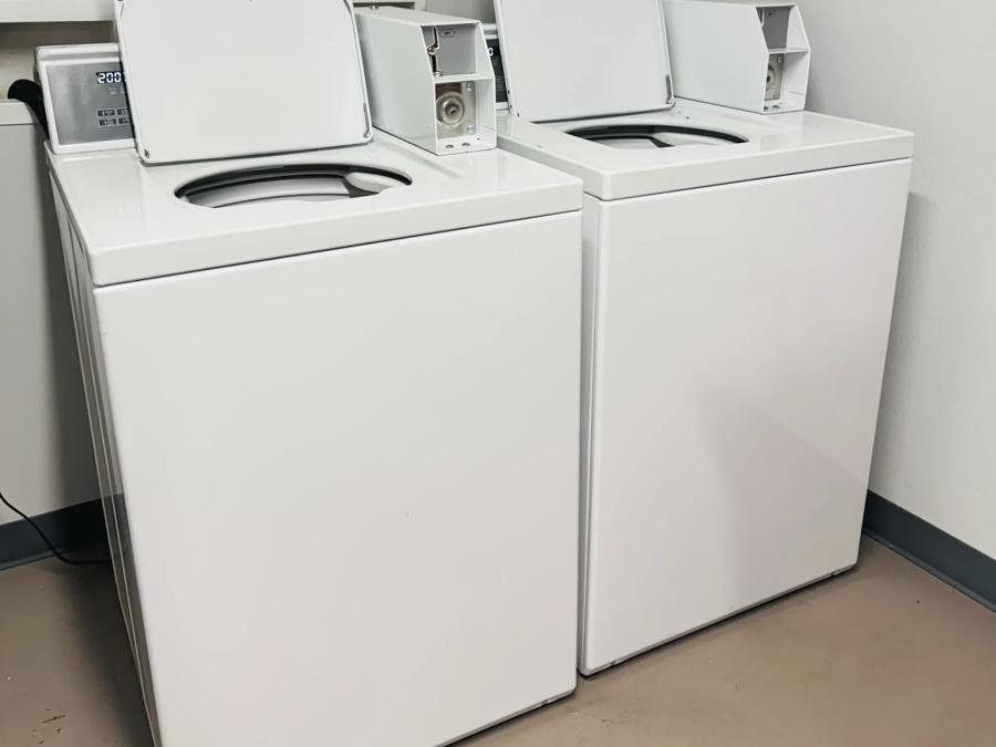 Red Roof Inn Miami, AZ Laundry Image