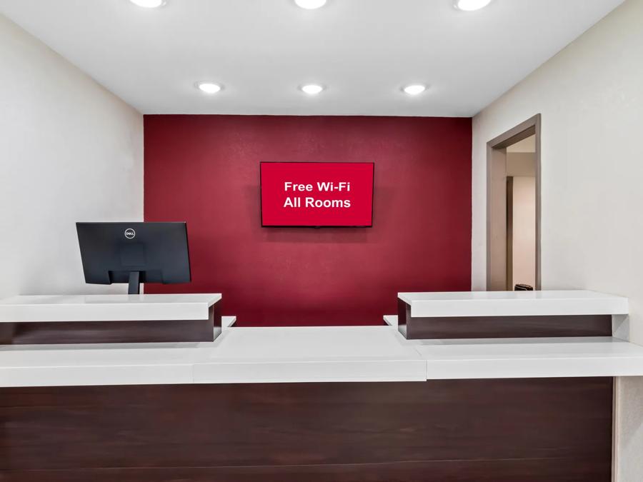 Red Roof Inn Del Rio Front Desk Image