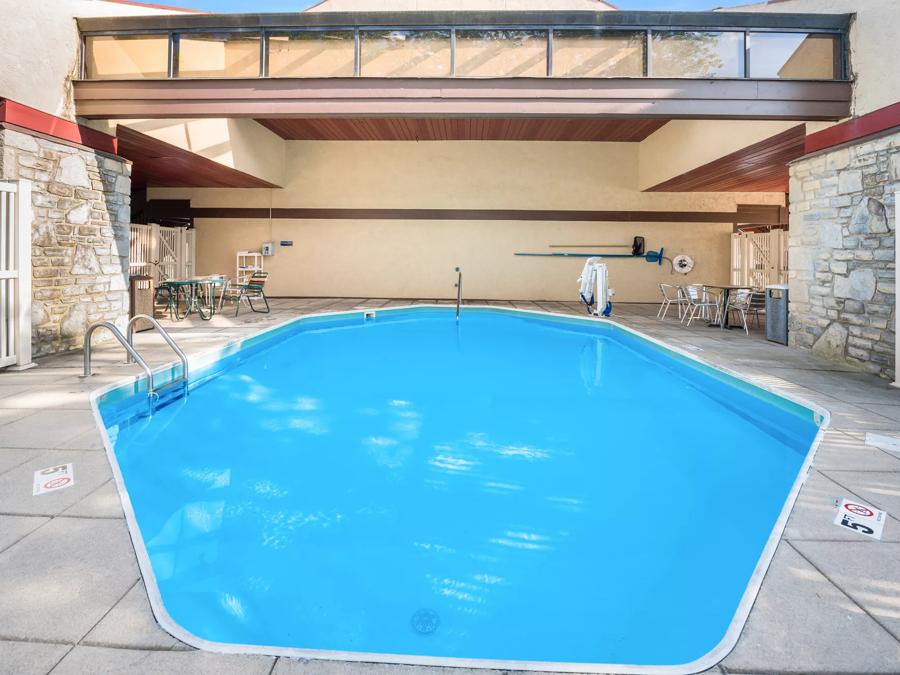 Red Roof Inn Columbus - Grove City Pool Image