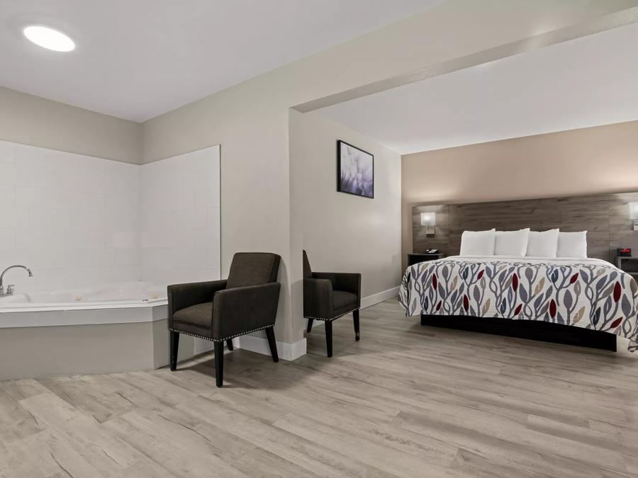 1374-Suite-King-Jetted-Tub-3 (11.21.23) Image