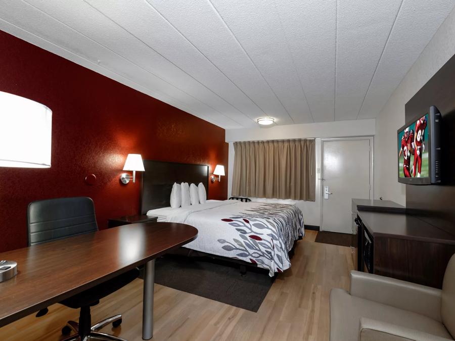Red Roof Inn Detroit - Troy Superior King Amenities image