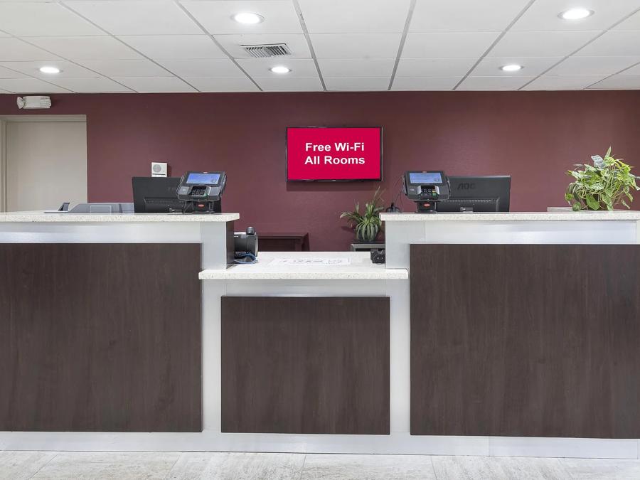 866-front desk image