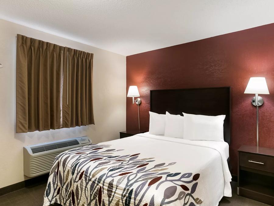 Red Roof Inn Hershey Deluxe Queen Room Image Details