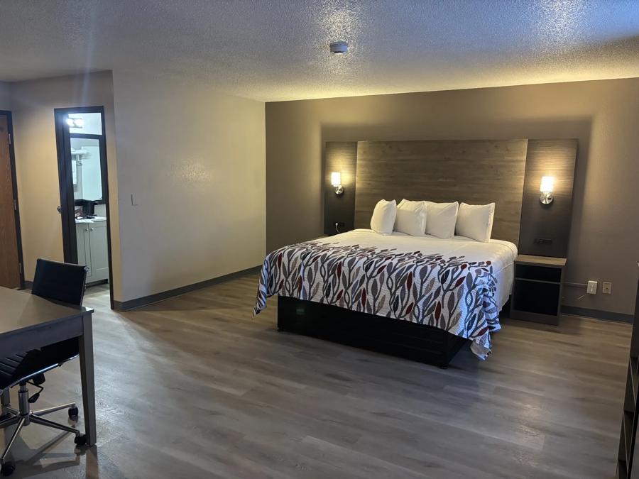 Red Roof Inn & Suites Hammond, IN Suite King Non-Smoking Image