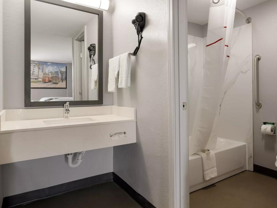 Standard King Non-Smoking Bathroom