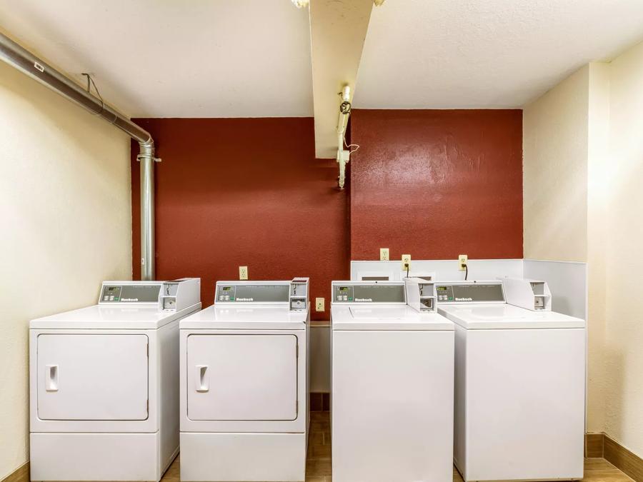 Red Roof Inn Detroit - Plymouth Canton Laundry Image