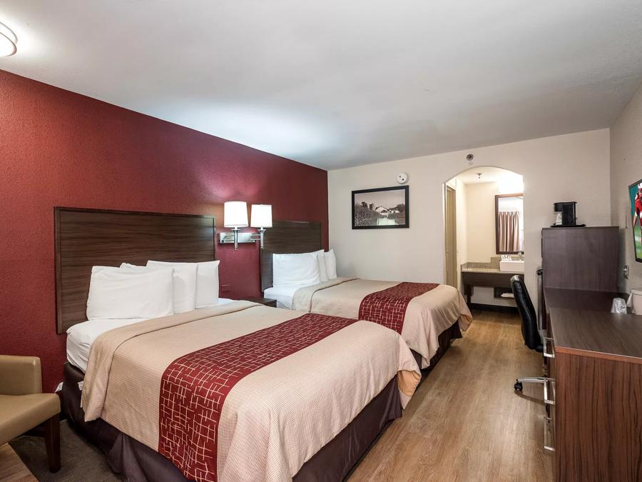 Red Roof Inn Lancaster Deluxe Double Bed Room Image Details