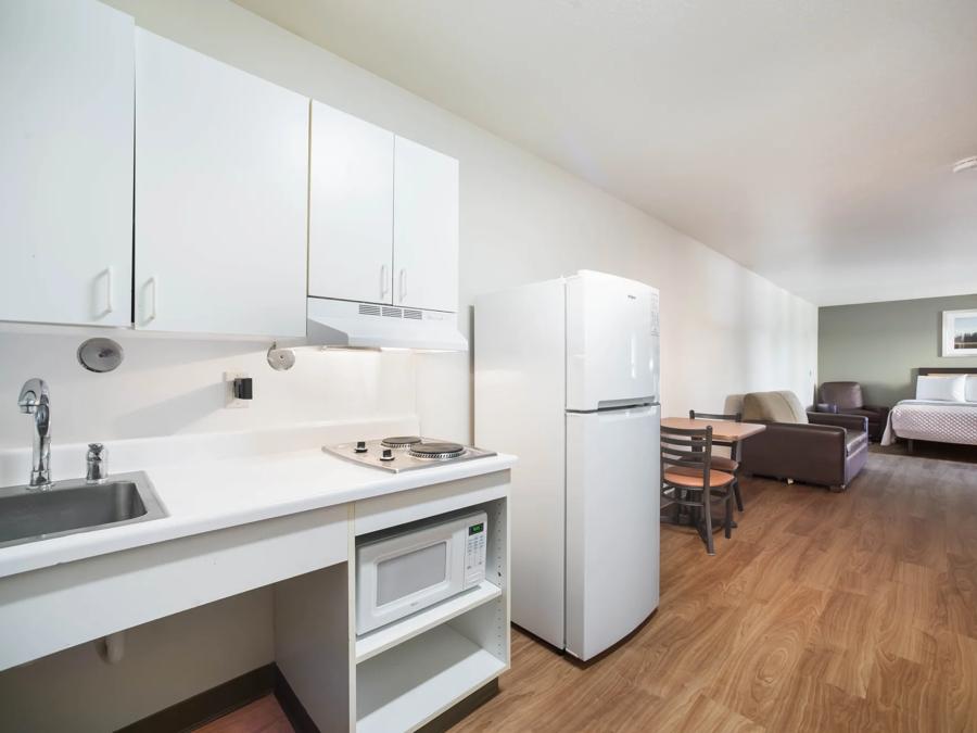 HomeTowne Studios St. Louis - Airport/N Lindbergh Suite 1 King Bed Non-Smoking Image