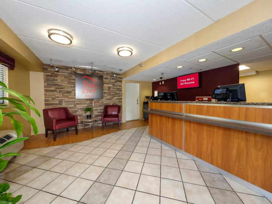 Red Roof Inn Tampa - Brandon Front Desk and Lobby Image