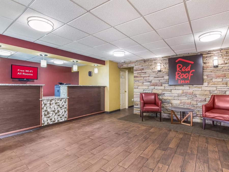 Red Roof Inn Cincinnati Airport–Florence/Erlanger Lobby Sitting Area Image