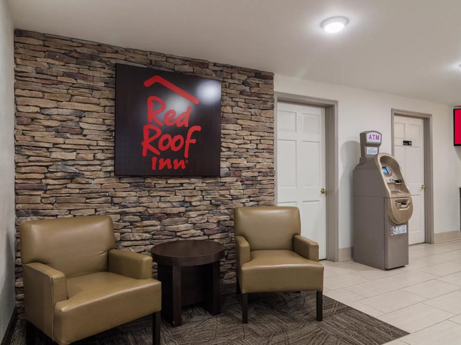 Red Roof Inn Chattanooga - Hamilton Place Front Desk and Lobby Image