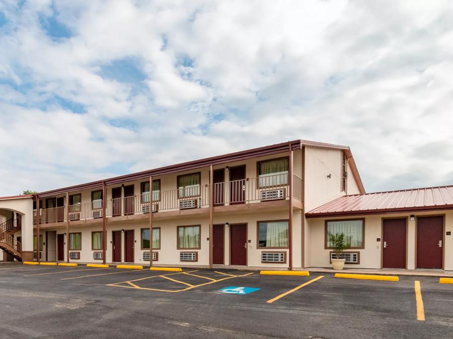 Red Roof Inn Buffalo, TX Exterior Property Image 