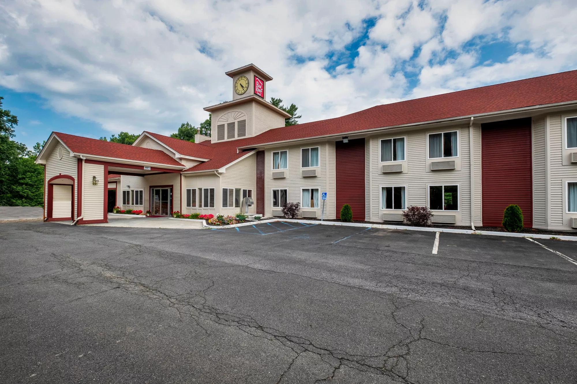 Red Roof Inn Clifton Park Exterior Property Image Details