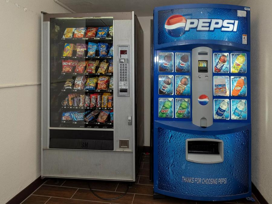 Red Roof Inn Mt Laurel Vending Image