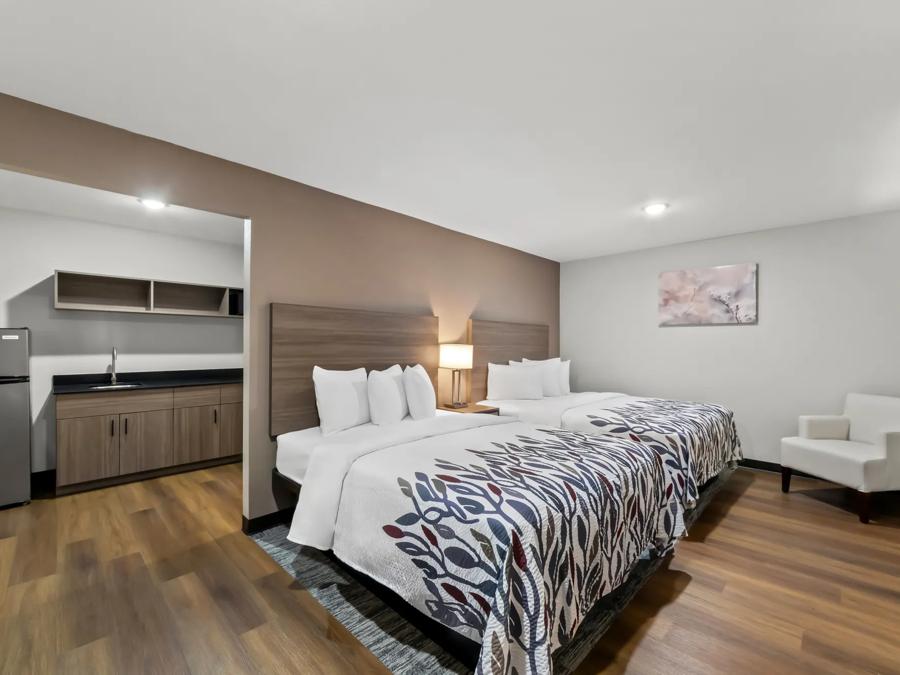 Red Roof Inn Del Rio Superior 2 Queen Beds with Kitchenette Image