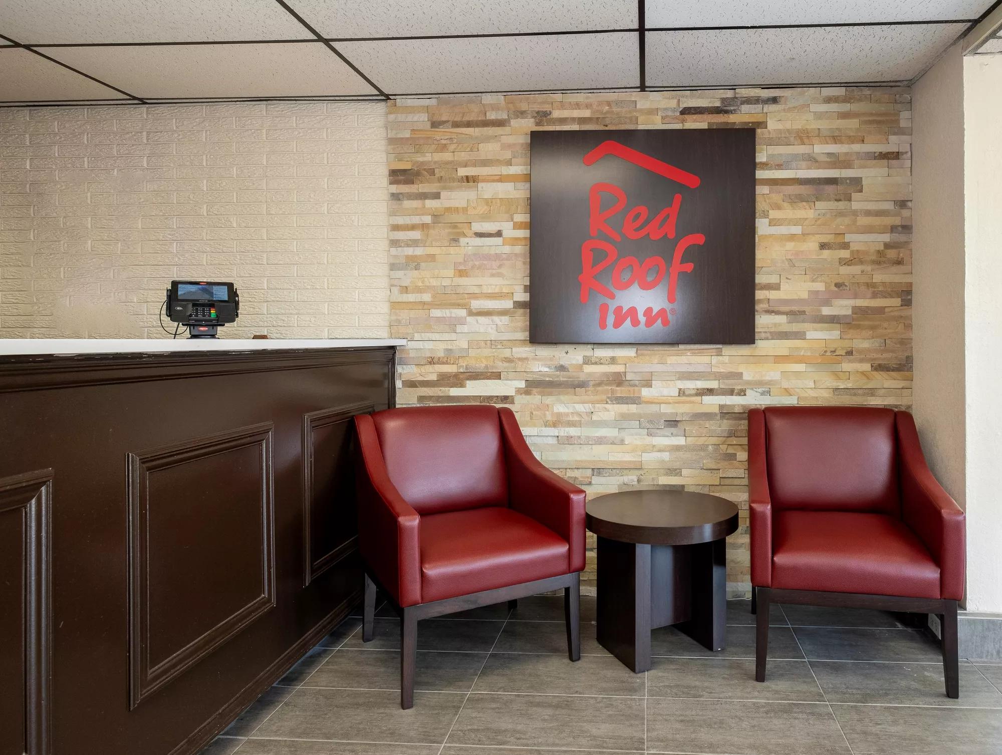 Red Roof Inn West Point Front Desk and Lobby Sitting Area Image