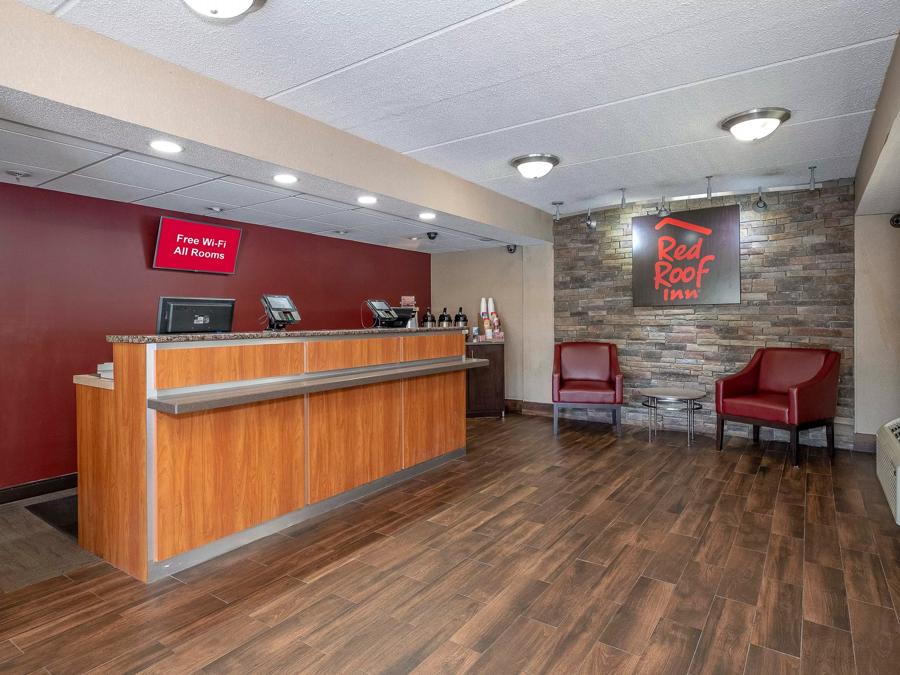 Red Roof Inn Atlanta – Smyrna/Ballpark Front Desk and Lobby Image