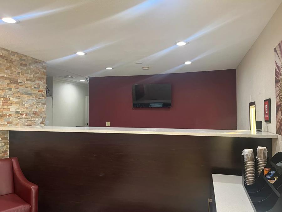 Red Roof Inn Haltom City Front Desk Image