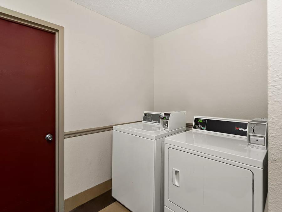 Red Roof Inn Martinsburg Laundry Image